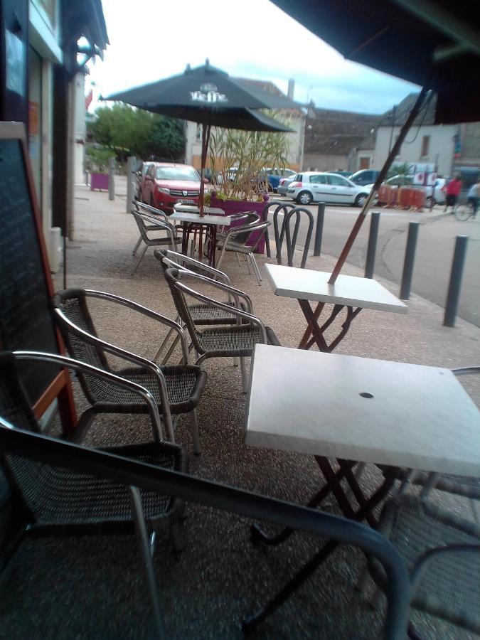 Le Commerce Pont-Sur-Yonne 외부 사진